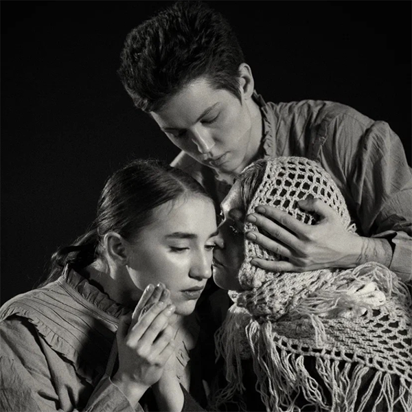 Спектакль «Дочки-матери» в театре «Арт-платформа»  