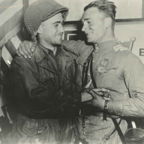 Выставка «Встреча на Эльбе» в Музее Победы