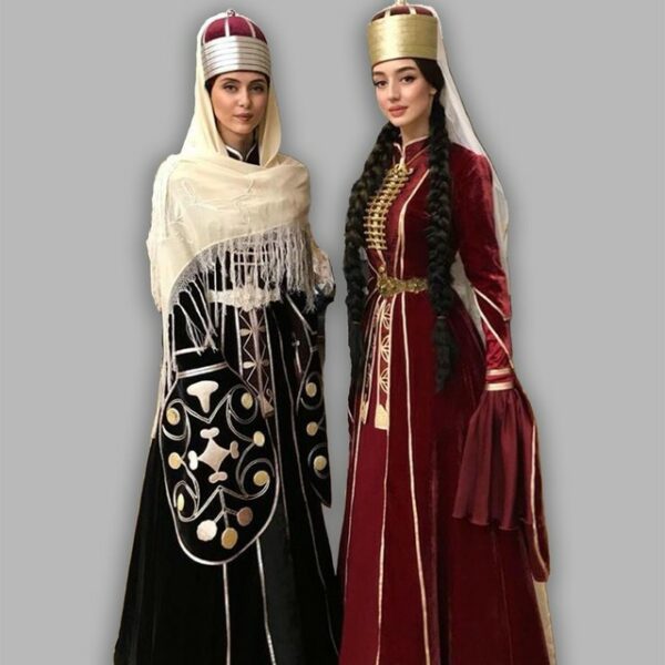 Выставка «По возрасту: коды традиции в костюме»