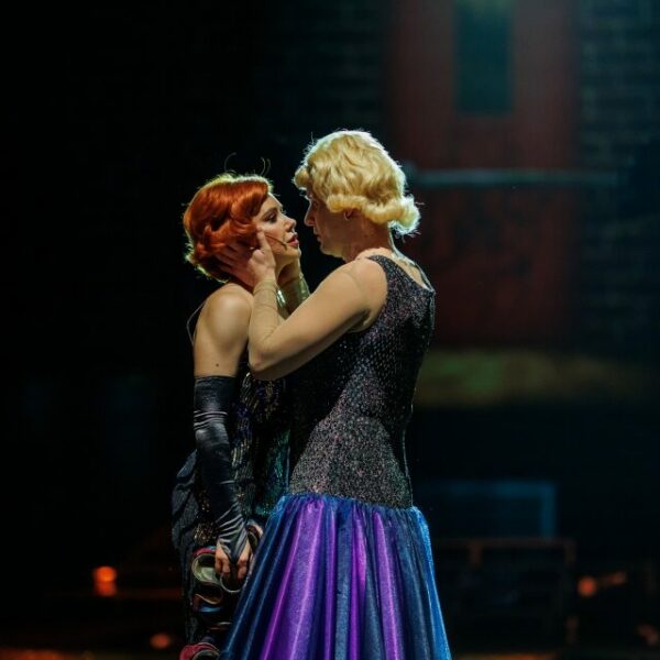 Спектакль «В джазе только девушки»