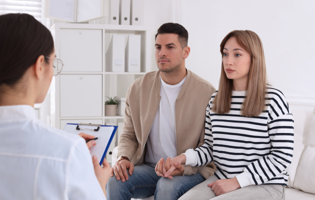 Желтые выделения у женщин