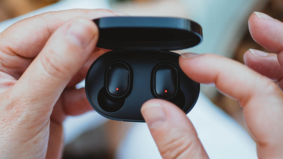 12 лучших умных наушников в 2025 году