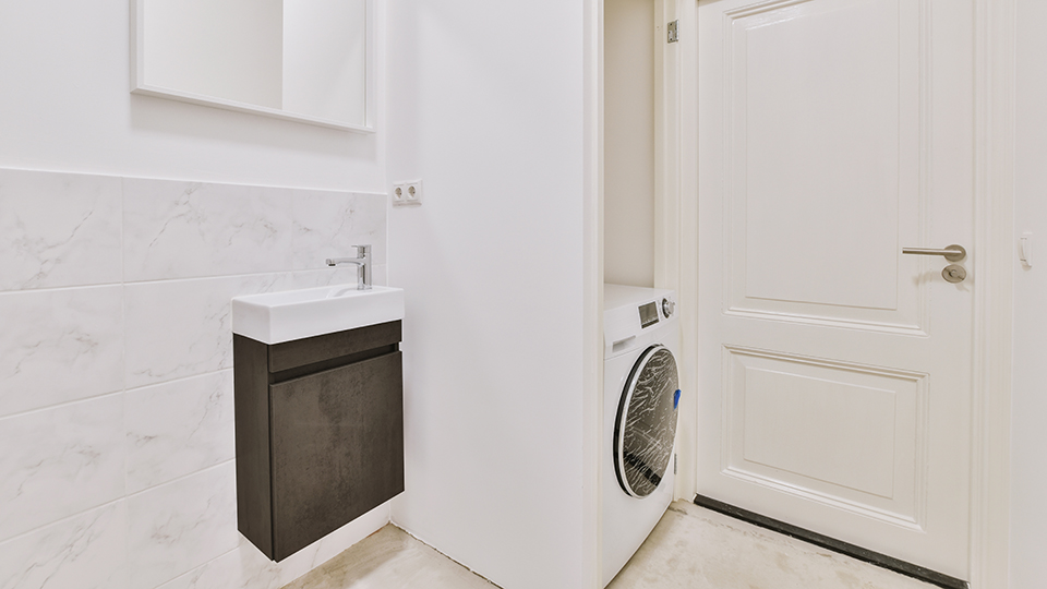 19 лучших узких стиральных машин в 2025 году