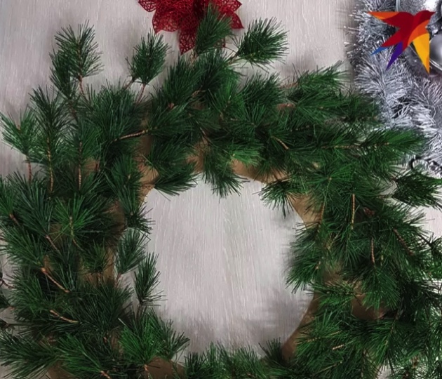 novogodnij-venok-svoimi-rukami-3-1 novogodnij-venok-svoimi-rukami-3-1