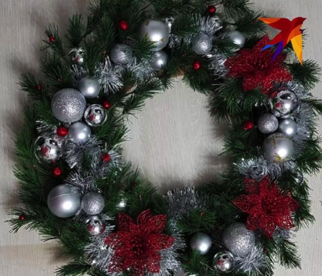 novogodnij-venok-svoimi-rukami-7-1 novogodnij-venok-svoimi-rukami-7-1