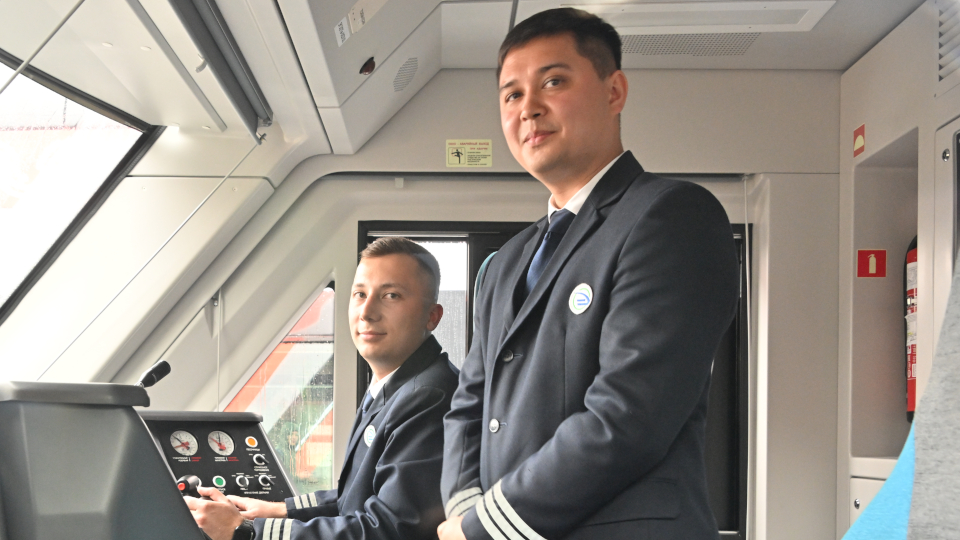 30+ лучших поздравлений с Днем железнодорожника 2026