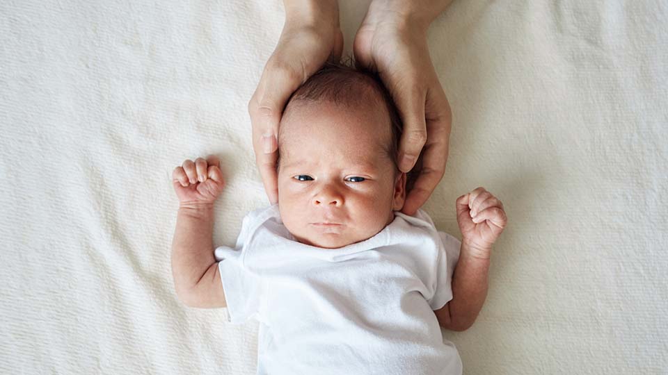 Голова новорожденного