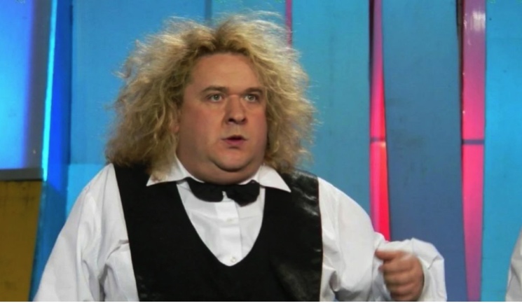 «Мне должны отрезать руки и шею»: звезда «Кривого зеркала» Александр Морозов готовится к новой пластике