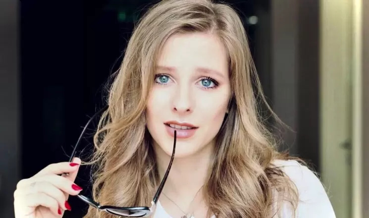 Лиза Арзамасова выложила очень трогательное фото с месячным сыном