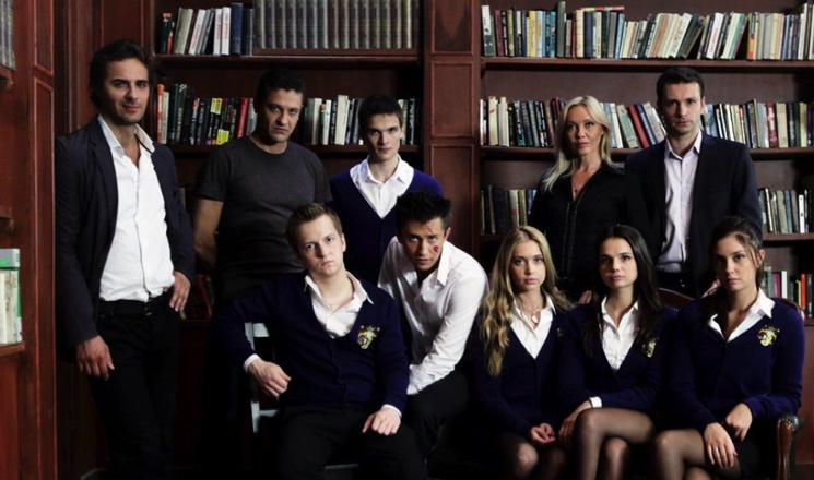 7 лучших сериалов, которые напомнят вам о школьном времени