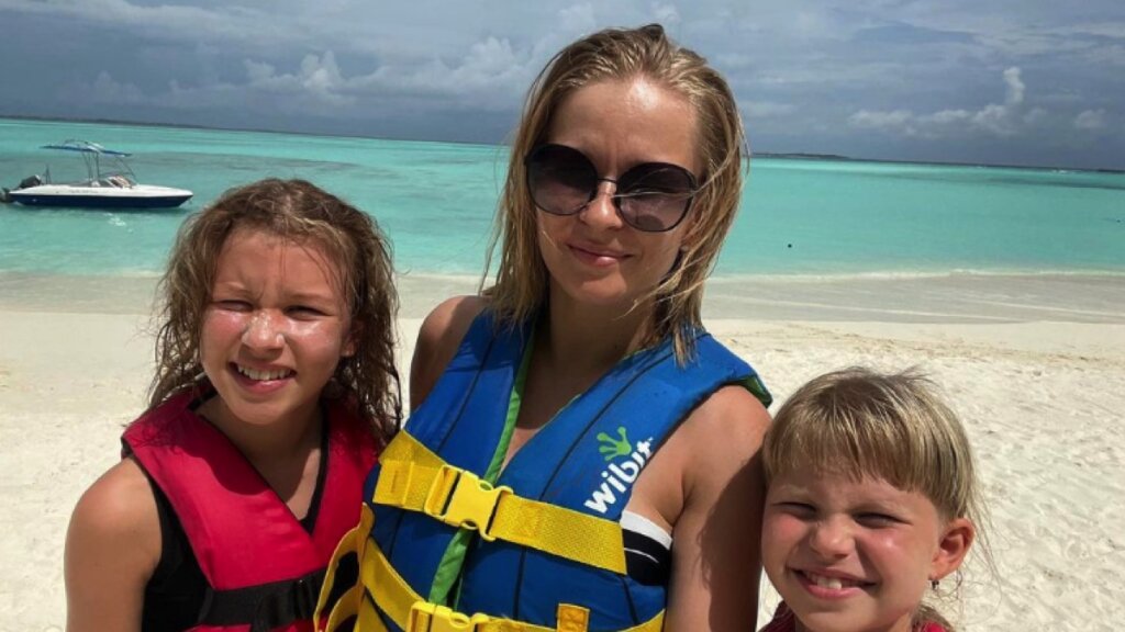 «Чувство безысходности»: Юлия Пересильд раскрыла правду о проблемах со здоровьем у младшей дочери