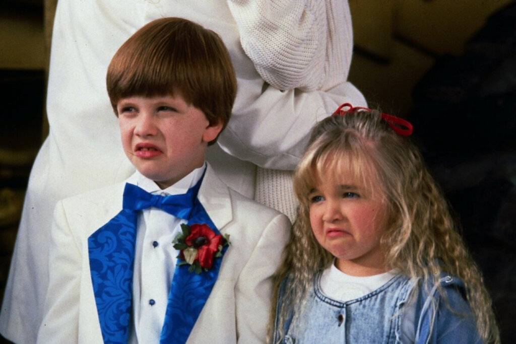 Как выглядят и чем занимаются сегодня дети из культового фильма 90-х «Трудный ребенок»