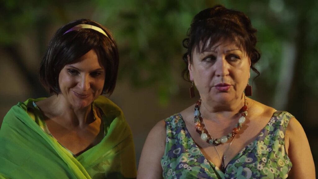 Людмила Артемьева показала уникальные кадры со съемок новых «Сватов»