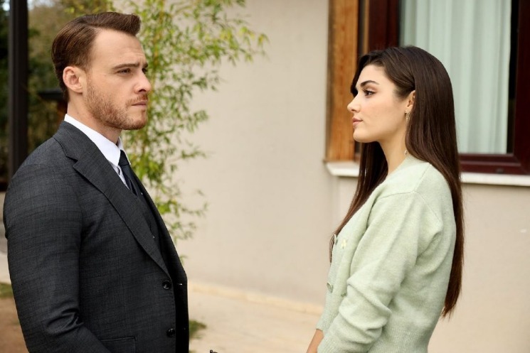 Ханде Эрчел и Керем Бюрсин на грани расставания из-за турецкой актрисы