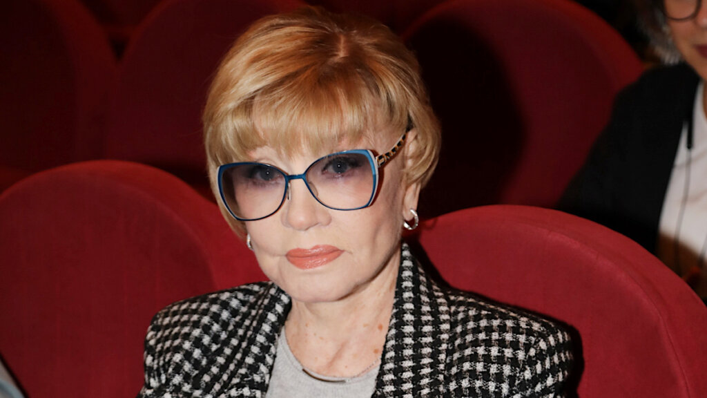 Вера Алентова довела до слез признанием о муже и публично отчитала дочь Юлю Меньшову