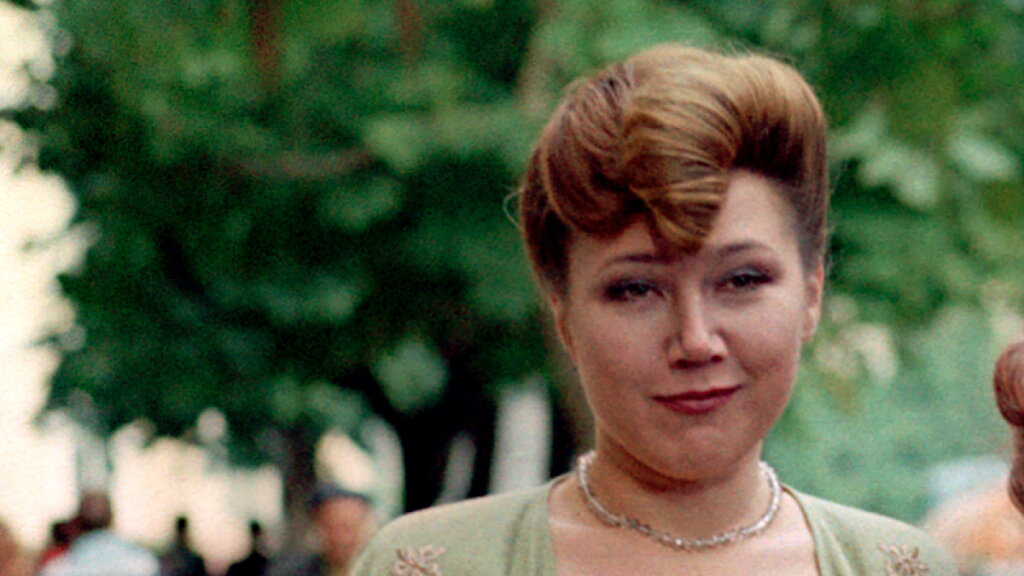 Ела свиные обрезки, просила милостыню и тяжело болела: актриса Наталья Назарова умерла в нищете и забвении