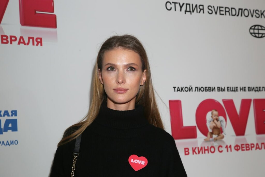 Влюбленность в Джонни Деппа, частые романы в молодости и тайная любовь с известным режиссером: судьба актрисы Светланы Ивановой