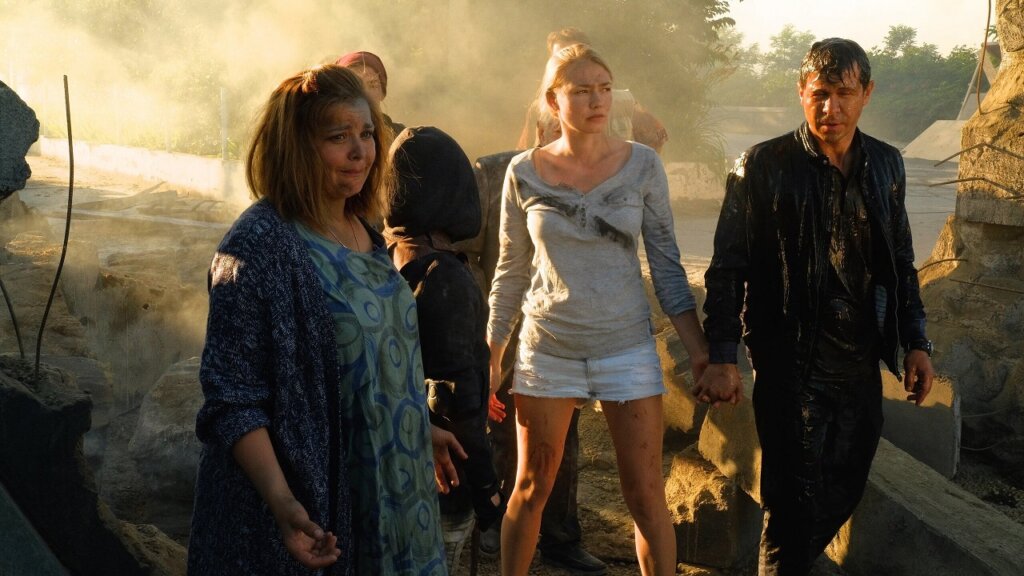 Стало известно, сколько Китай выложил за «Холопа» и «Супербобровых»