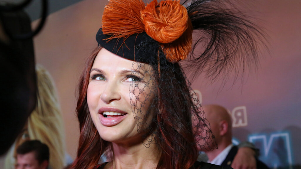 Эвелина Бледанс прокомментировала слухи о свадьбе с новым красавчиком: «У меня этой потребности нет»