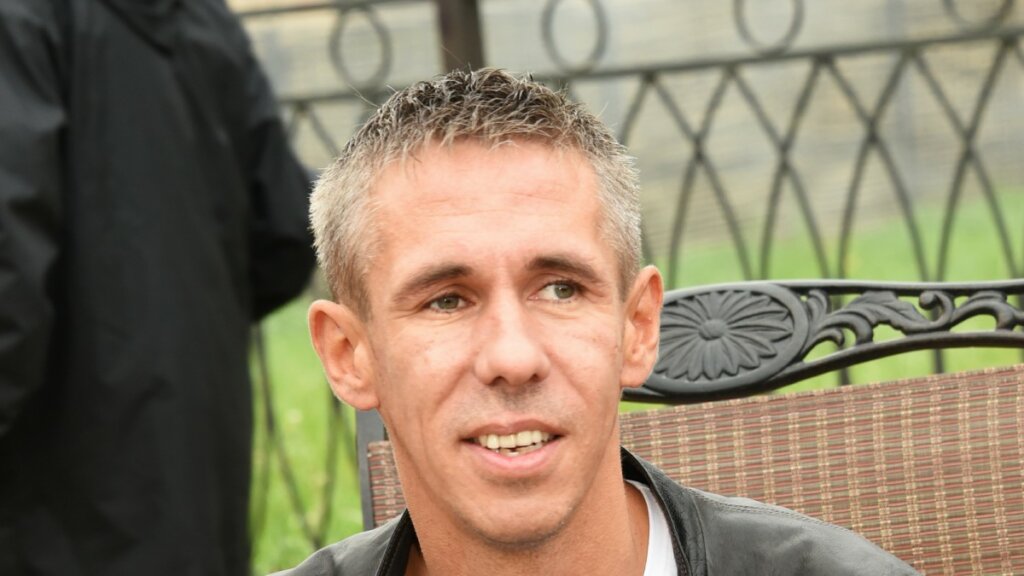 Скандалист Алексей Панин* подрабатывает в Америке тамадой