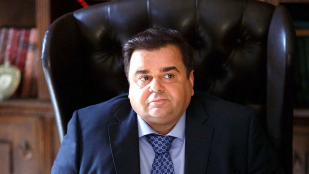 Отрекся от фамилии, разругался с Нагиевым, бросил молодую жену: одиночество Сергея Роста