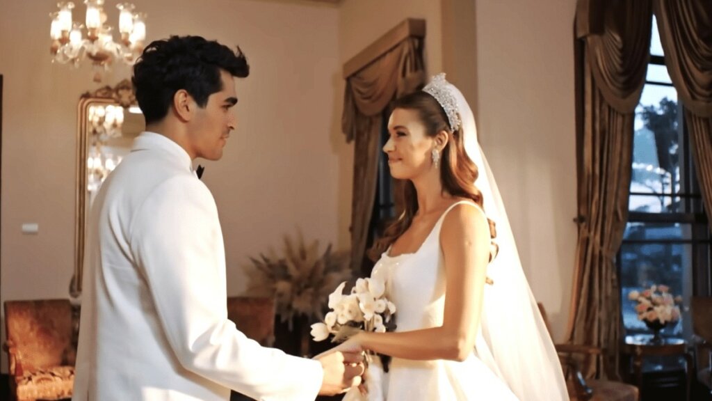 Афра Сарачоглу и Мерт Рамазан Демир поженились в Испании