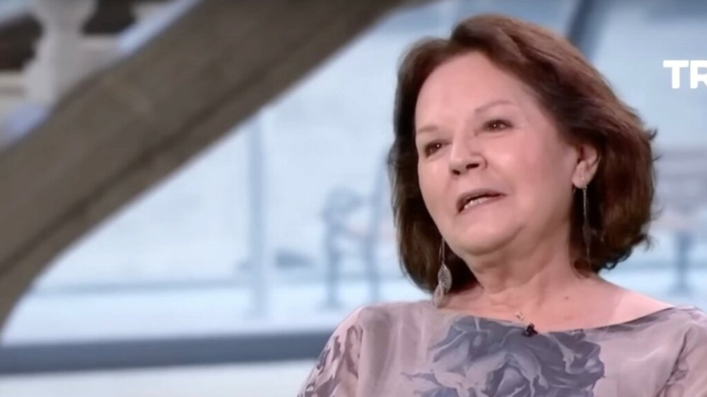 Звезда турецкого сериала «Запретная любовь» умерла от рака