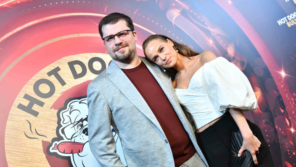 Гарик Харламов снова женат: Катерина Ковальчук опубликовала фото из ЗАГСа