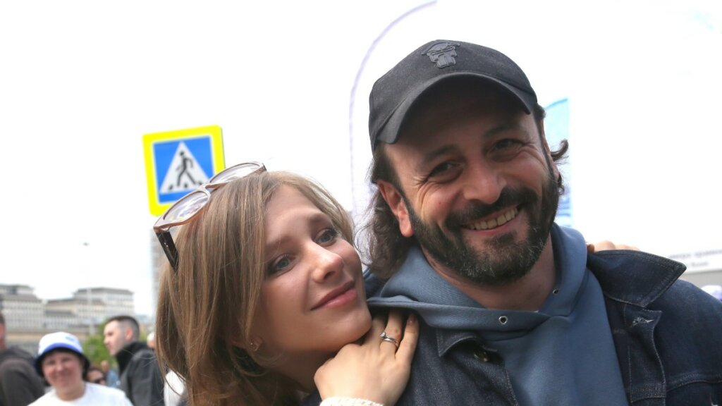 Лиза Арзамасова родит Илье Авербуху еще одного Льва — актриса готовится к родам