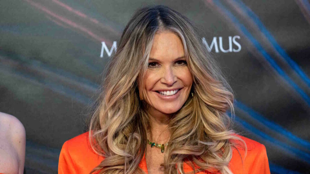 Актриса и модель Эль Макферсон рассказала, как победила рак с помощью медитаций