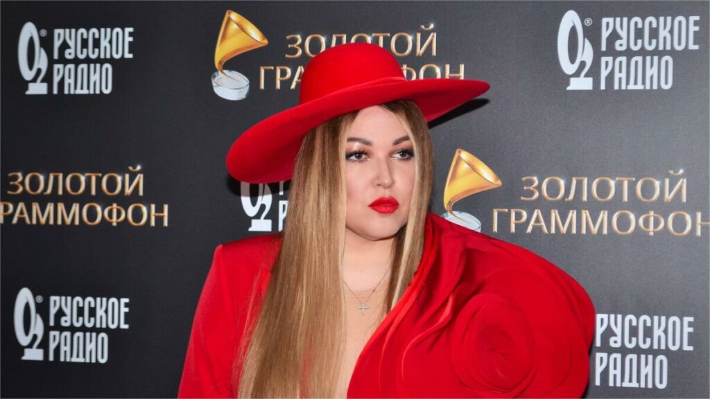 «Не маленькие»: продюсер раскрыл размер гонораров Ирины Дубцовой