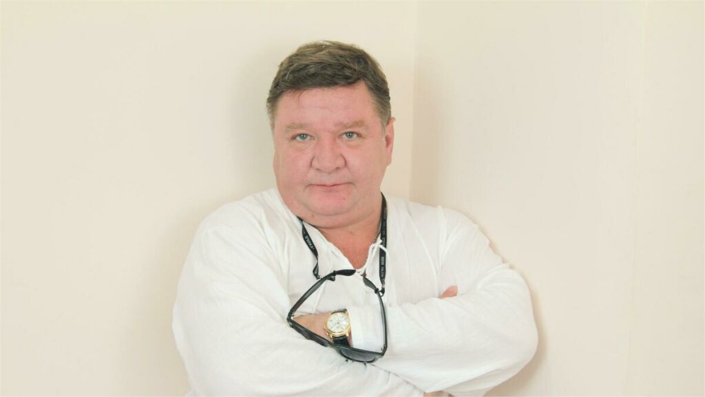 «На площадку приходили медсестры»: умирающий Роман Мадянов снимался из последних сил