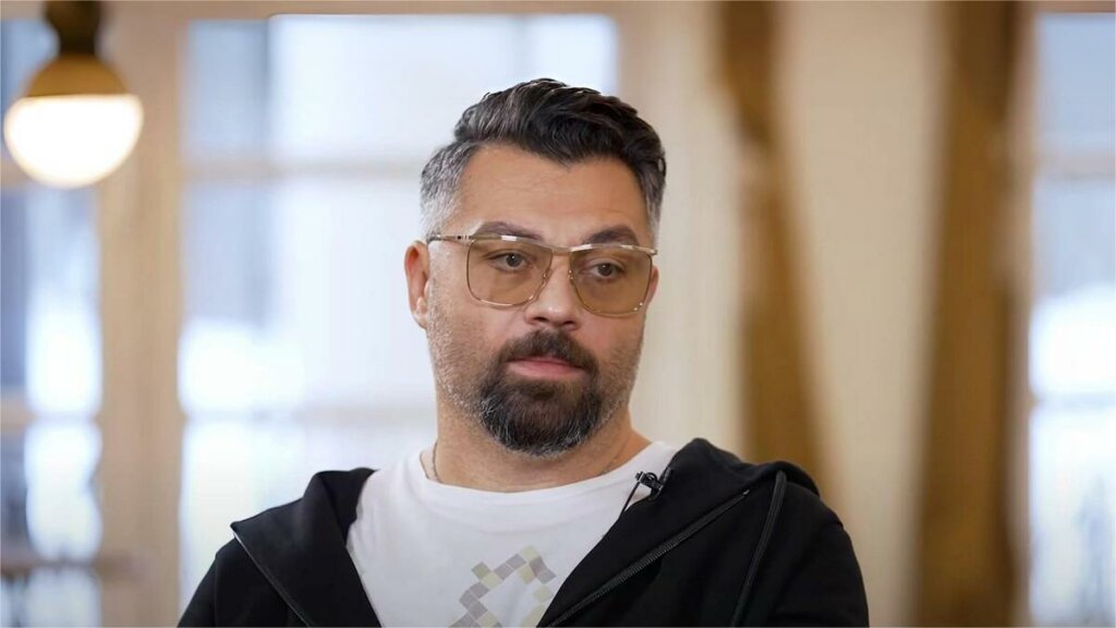 «Днище»: Актер Алексей Чумаков угодил в скандал из-за пошлых высказываний в адрес жены