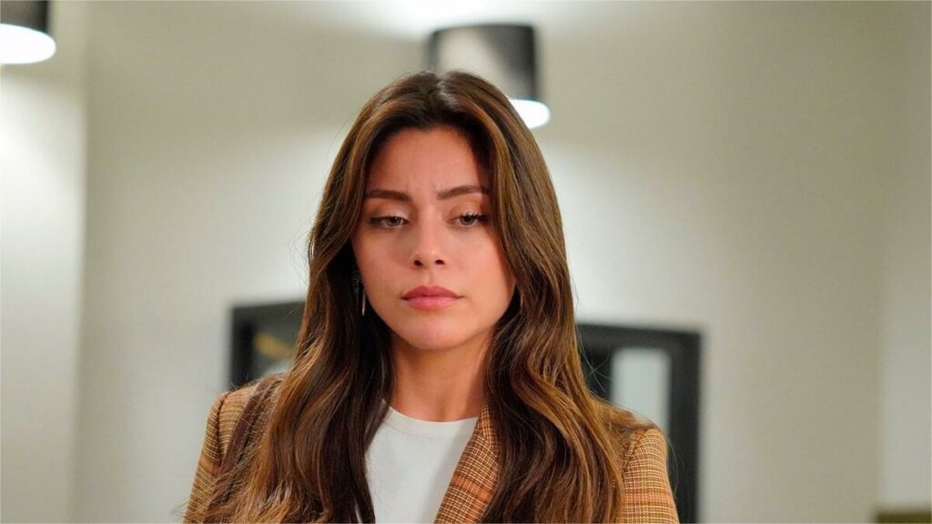 Пембе ушла из-за Ниляй, Доа — следующая: Сыла Тюркоглу может покинуть «Клюквенный щербет»