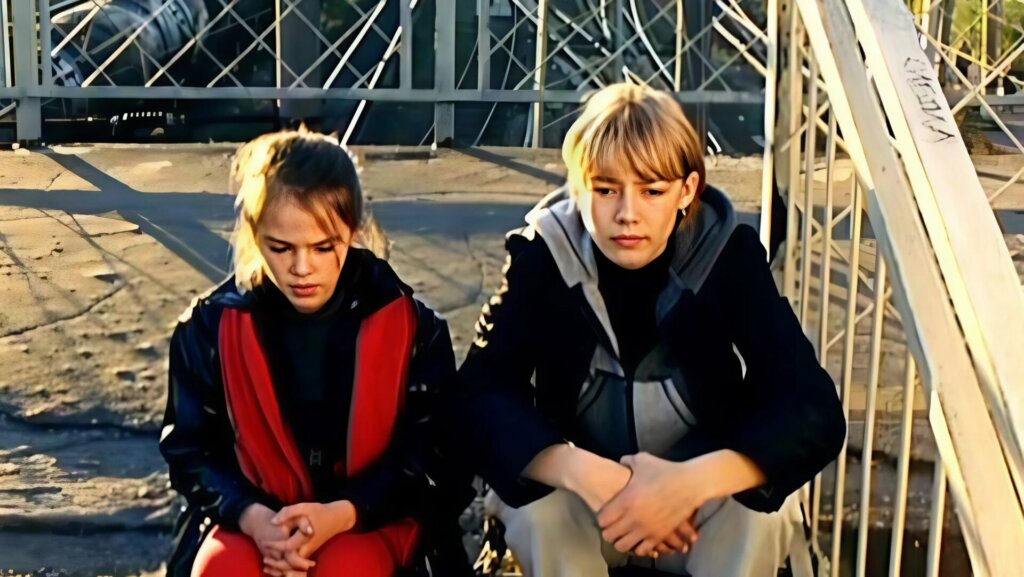 Горина стала феминисткой, Орлов ушел из кино: Как изменились актеры фильма «Сестры» и где они сейчас