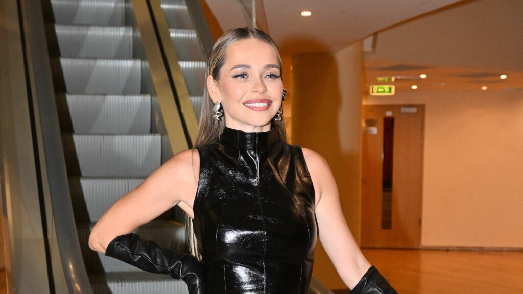 «Нам уже мало места»: Анна Хилькевич продает только что достроенный особняк