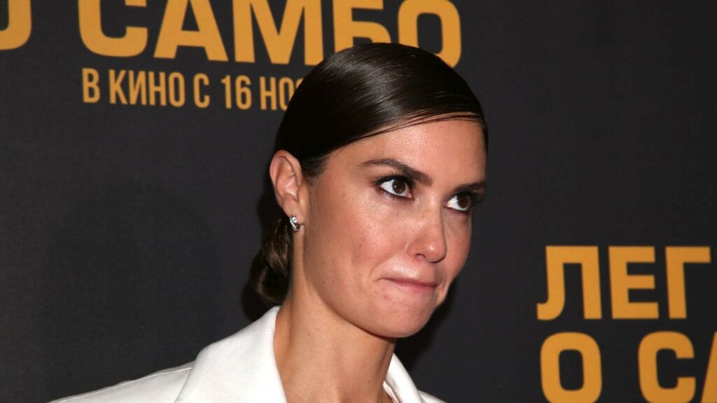 Беременная Агата Муцениеце побрилась налысо перед свадьбой с Дрангой (фото)