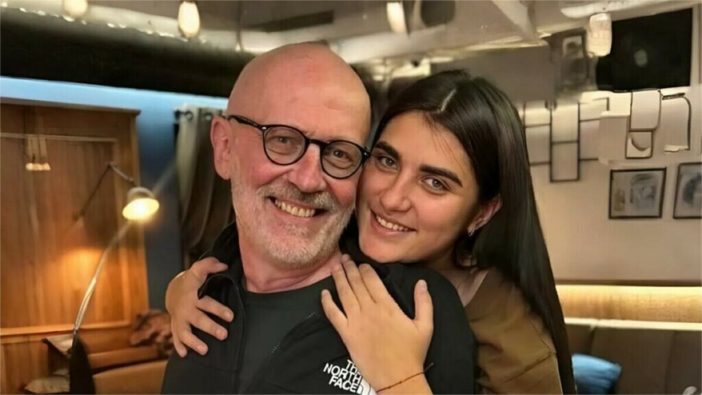 Александр Гордон с шестой женой показали своего малыша