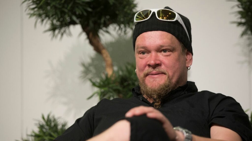 Вилле Хаапасало женился на любовнице, которую бросил за месяц до рождения сына