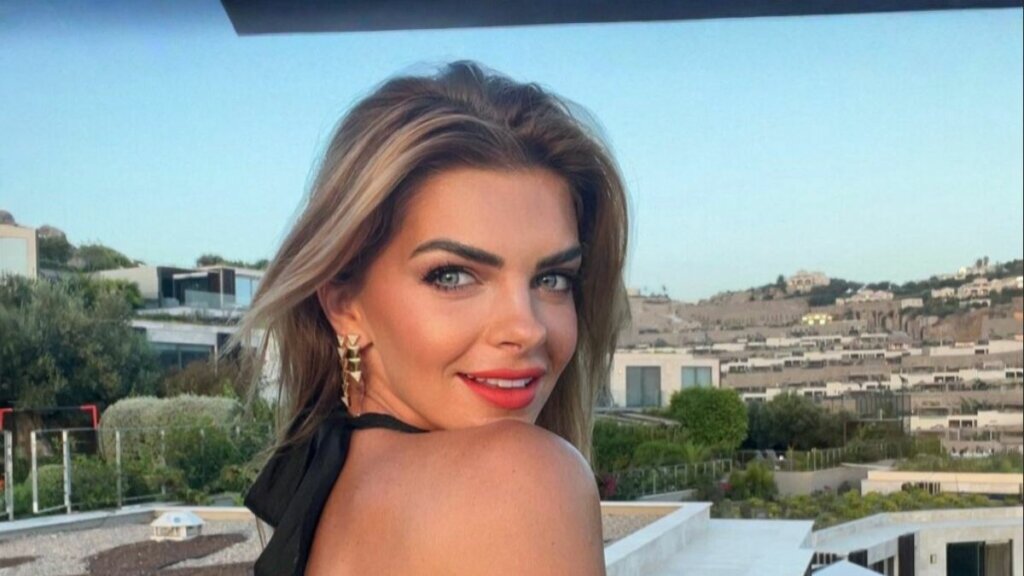 Звезда «Великолепного века» Пелин Карахан сделала первое заявление после развода