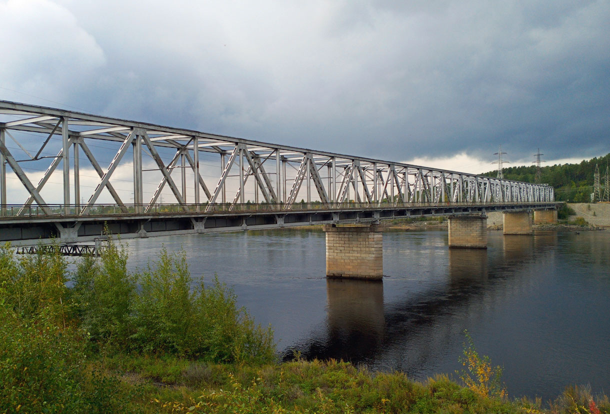 Мост через реку Зею у Зейской ГЭС.