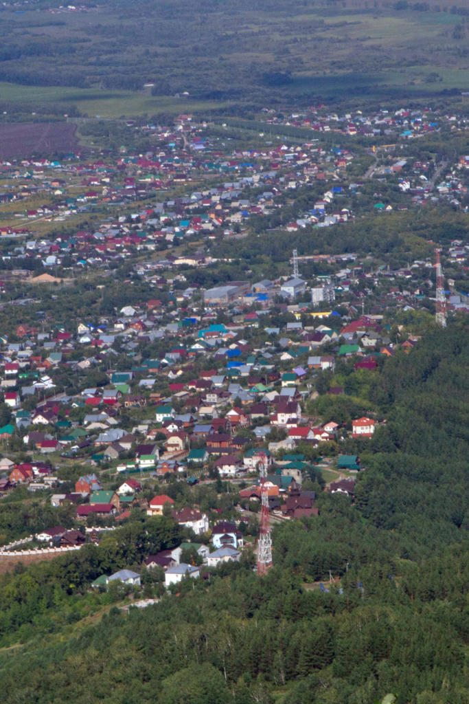 вид на белокуриху с горы церковка
