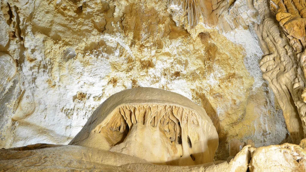 Пещера Эмине-Баир-Хосар