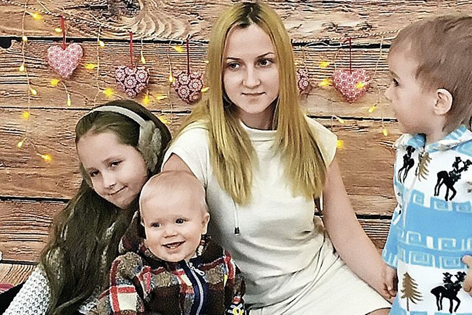 Многодетная мама Юля Бурова осталась без мужа, без земли и без мечты...