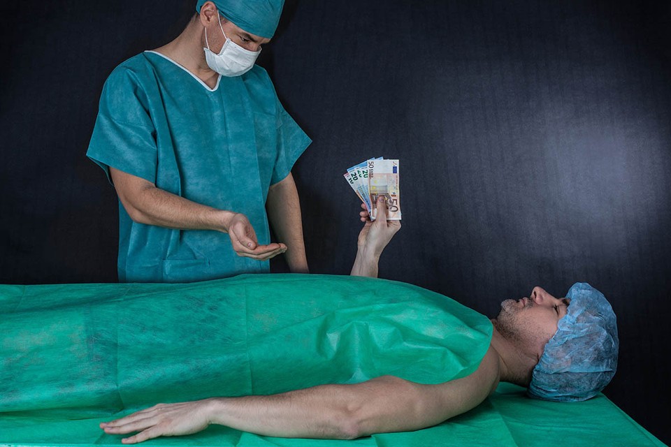 Como resultado de la investigación, los investigadores encontraron que se habían realizado 14 trasplantes de riñón en el hospital de Lozenets durante los últimos dos años.