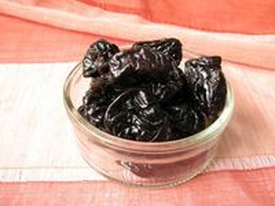 Чернослив убережет от переломов