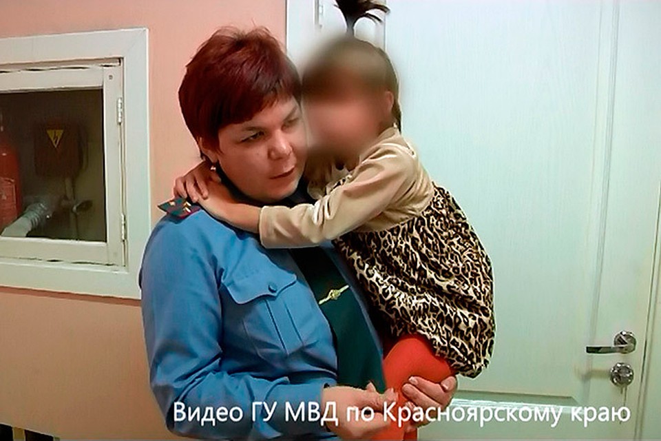 Отчим делает куни в бане Отчим делает куни в бане
