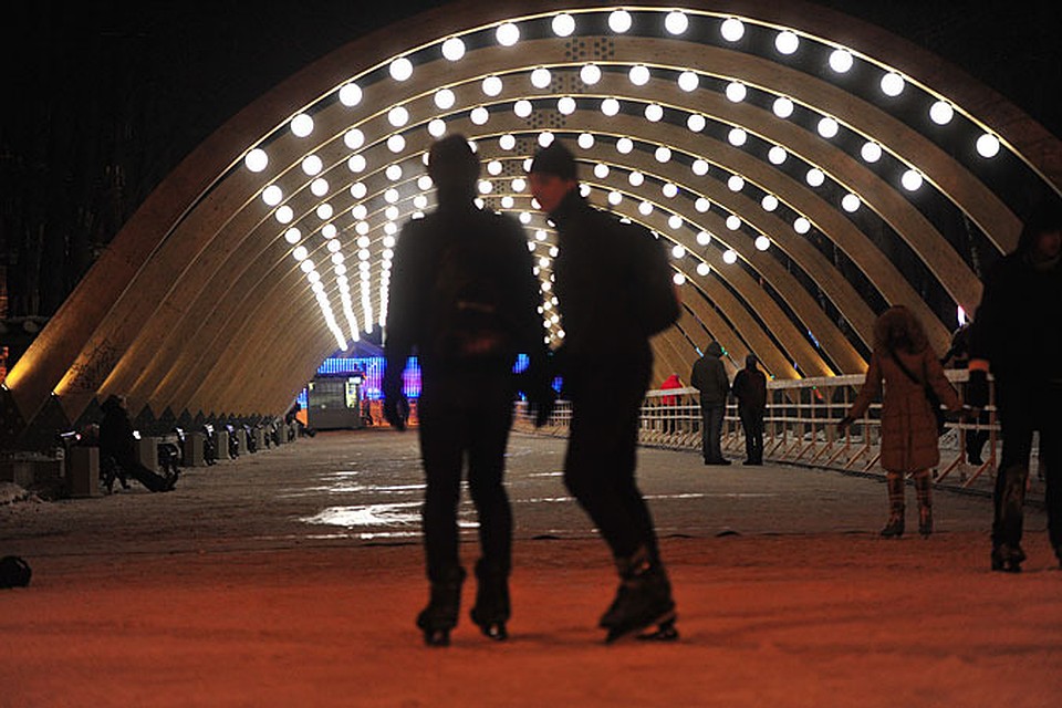 Парк сокольники вечером