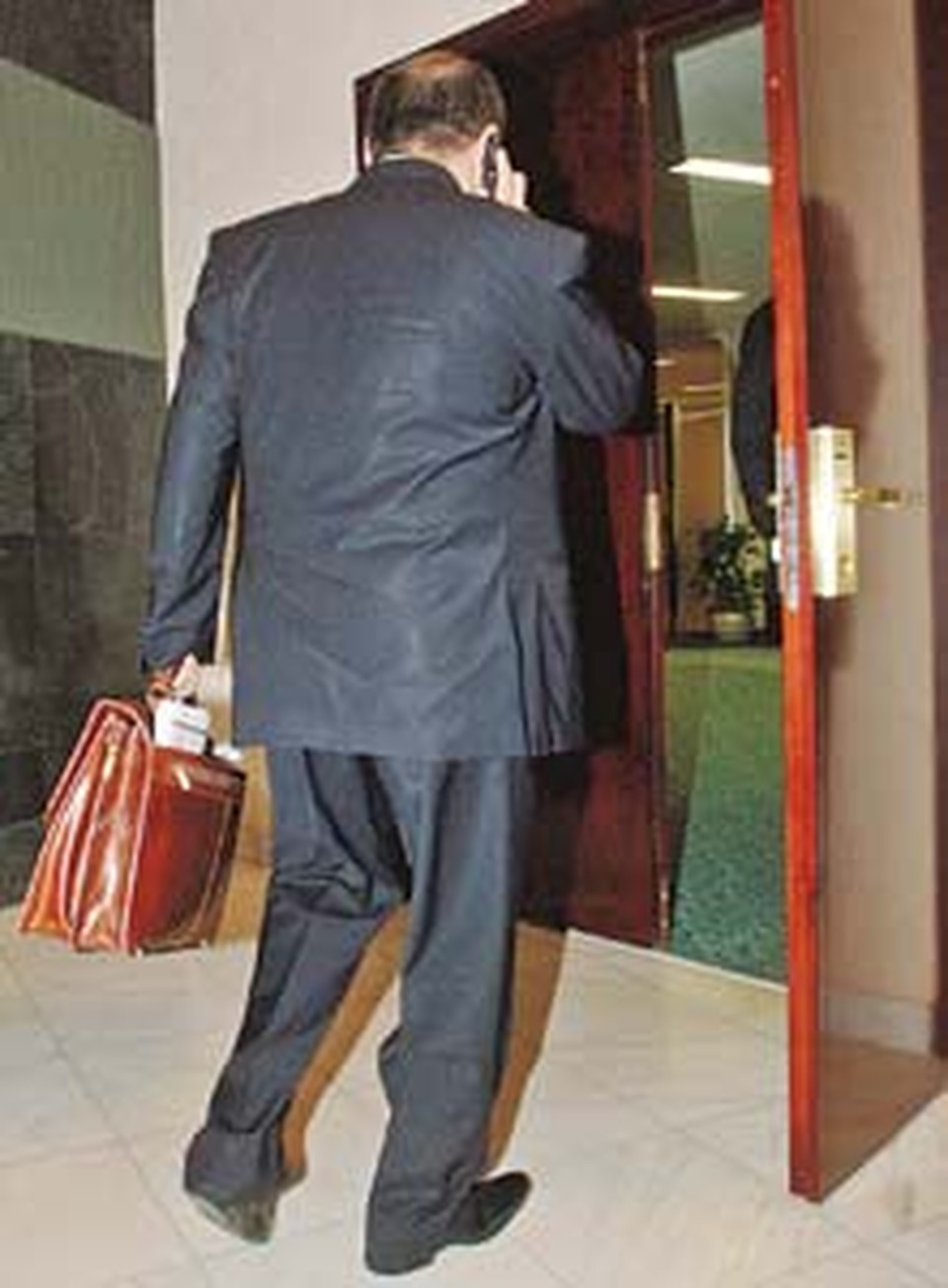 Особо проштрафившиеся бюрократы после посещения ФАС могут остаться без портфеля...