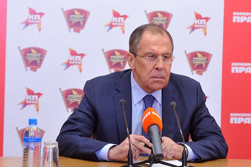 Глава МИД России Сергей Лавров отвечает на вопросы журналистов и читателей "Комсомольской правды".